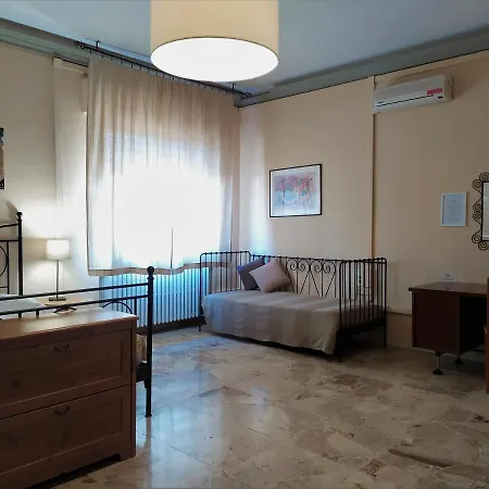 Cameracaffe Centro فندق مبيت وإفطار 3*