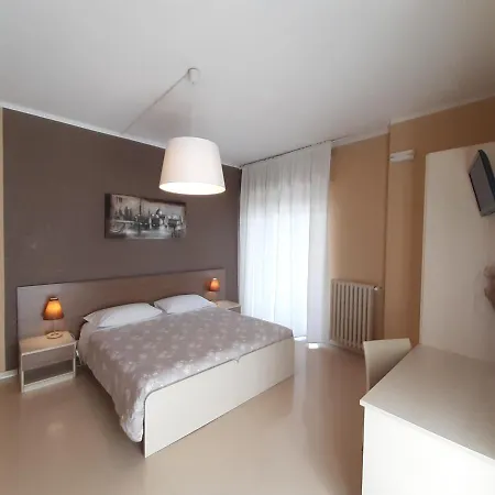 فندق مبيت وإفطار Cameracaffe Centro 3*