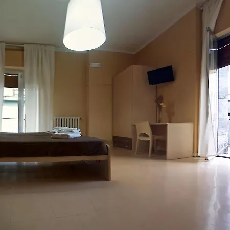 فندق مبيت وإفطار Cameracaffe Centro 3*