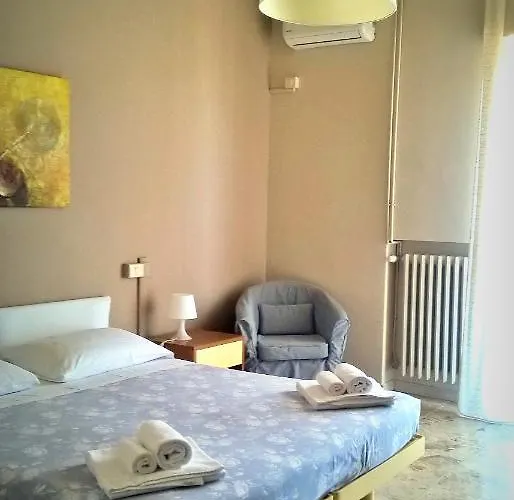 Cameracaffe Centro לינה וארוחת בוקר ארצו